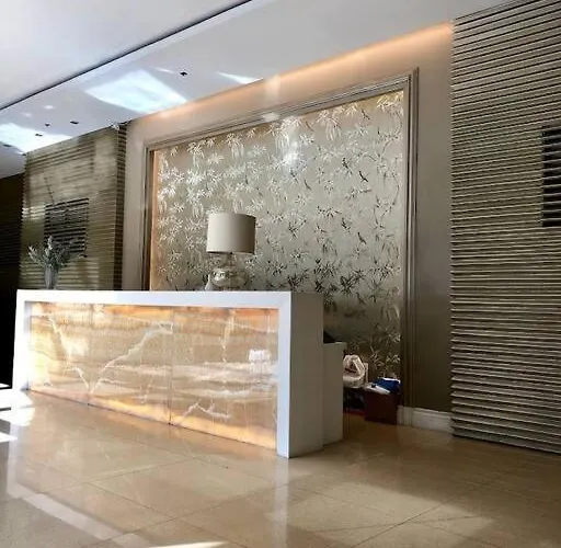 Across Greenbelt! 1 Bedroom Appartement