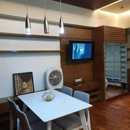 Across Greenbelt! 1 Bedroom * Manille